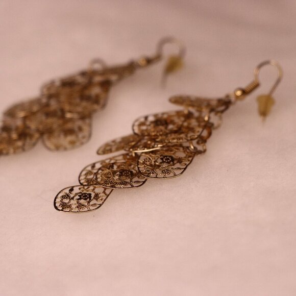 Beautifully crafted gold drop fan shaped cascade earrings etched metal - Picture 3 of 5